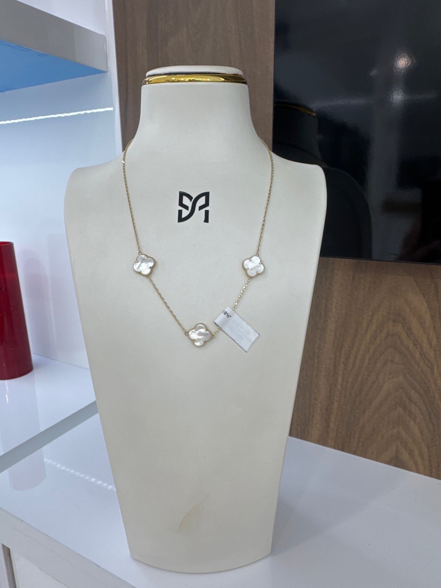10K 3 White Flower Necklace