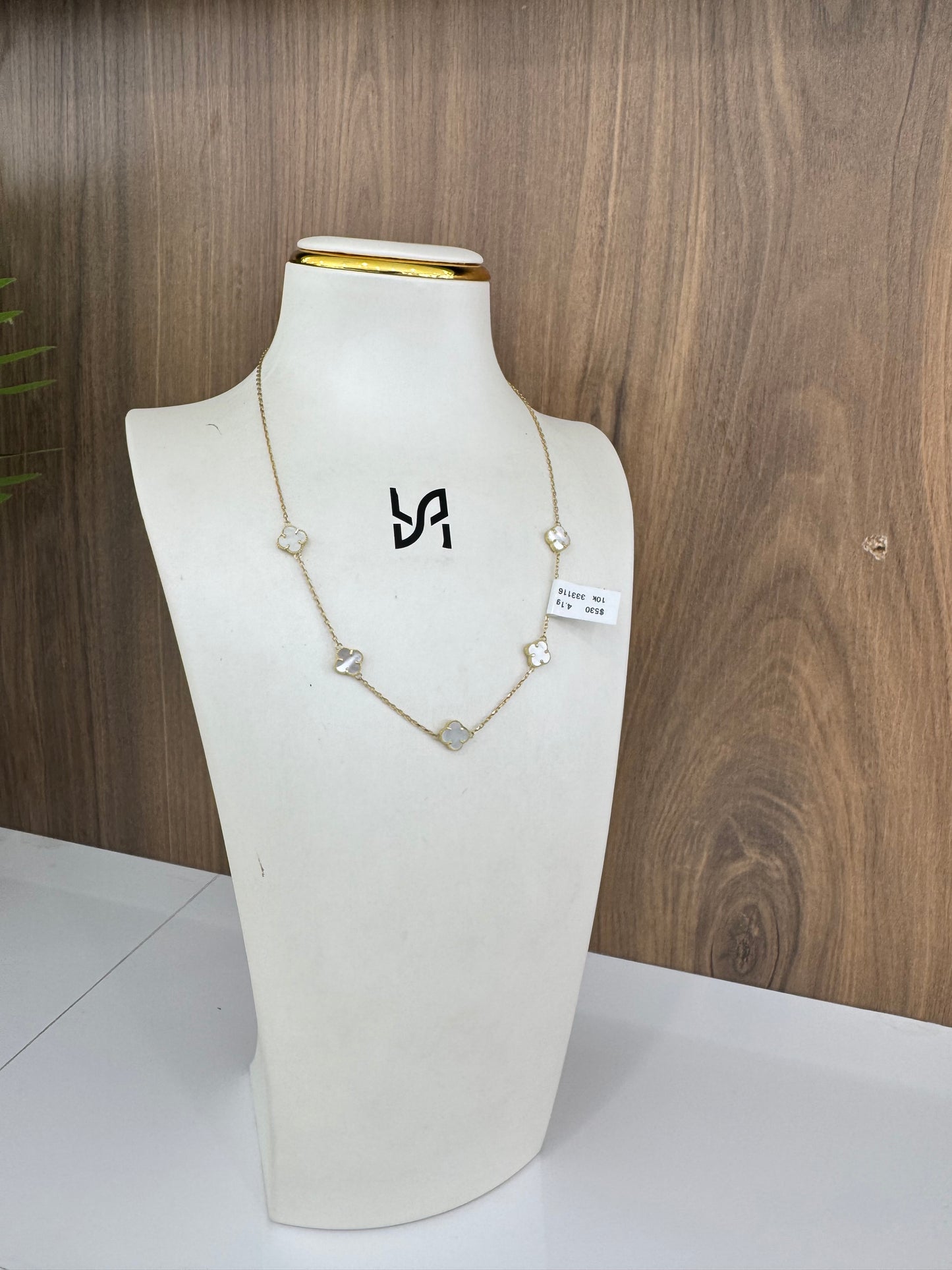 10karat 5 white flower necklace