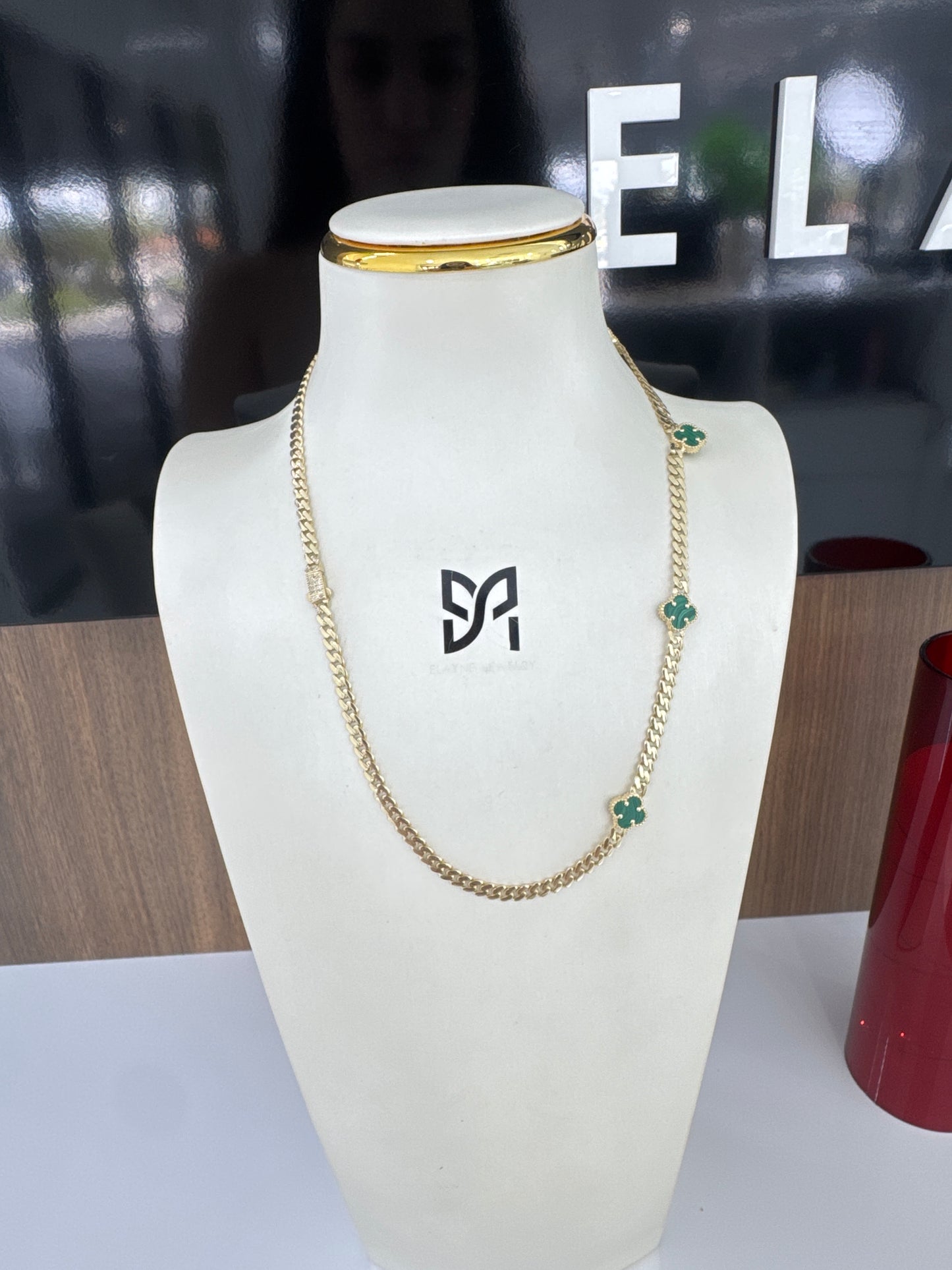 10K 5 Green Flower Necklace