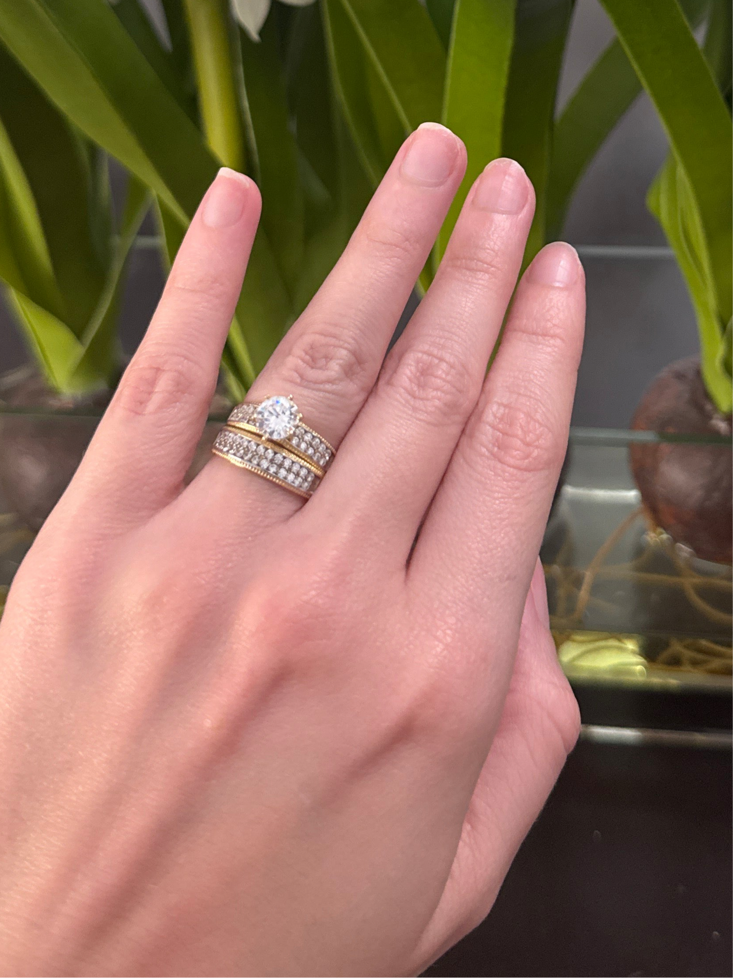14K Trío Engagement Ring