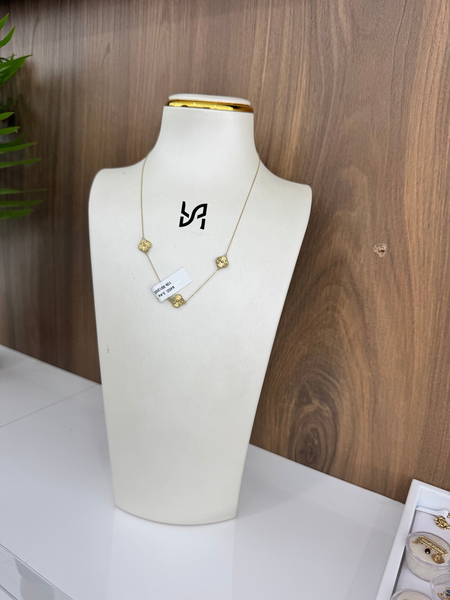 10k 3 golden flower Necklace