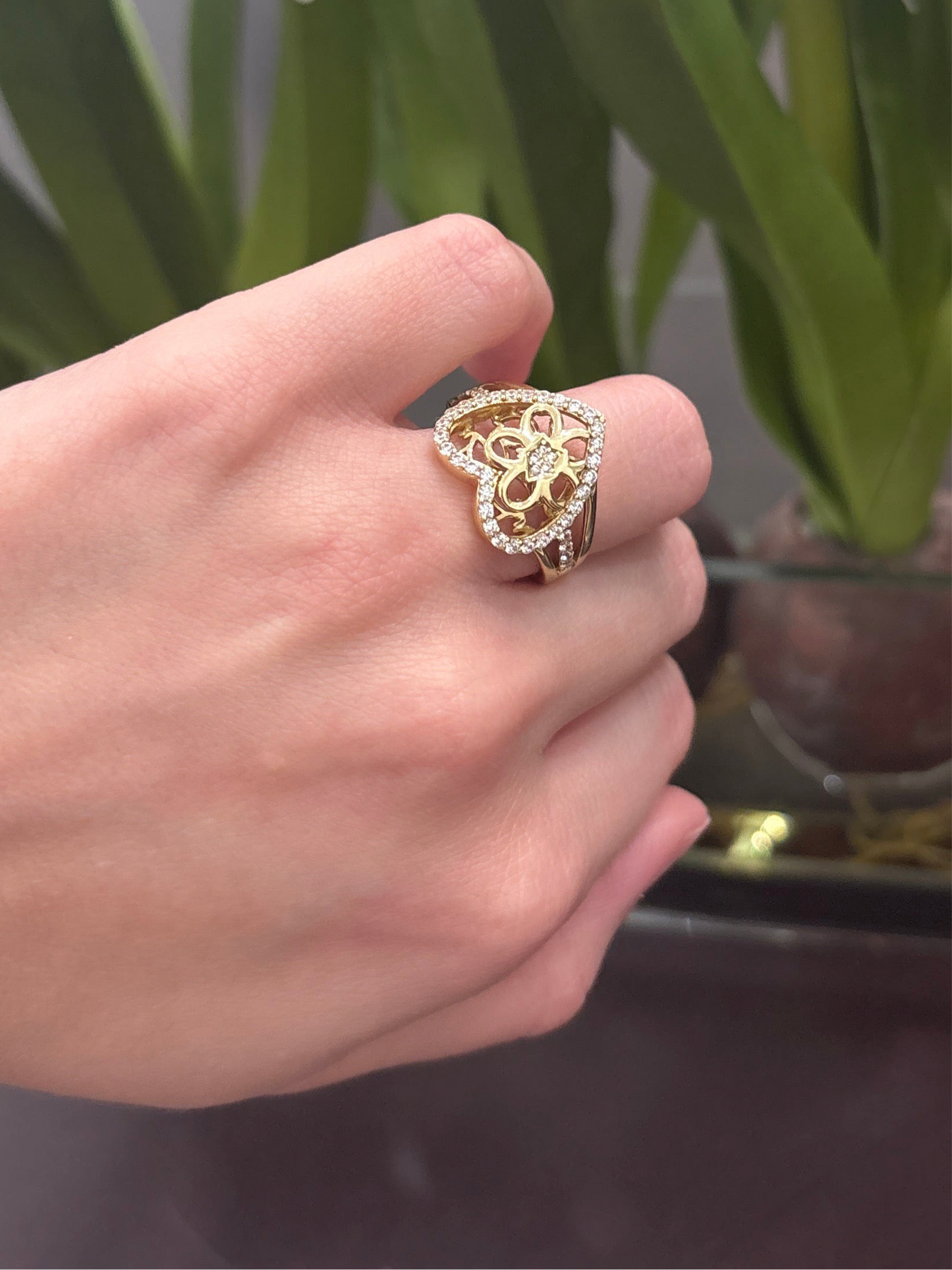 10 K Heart Ring