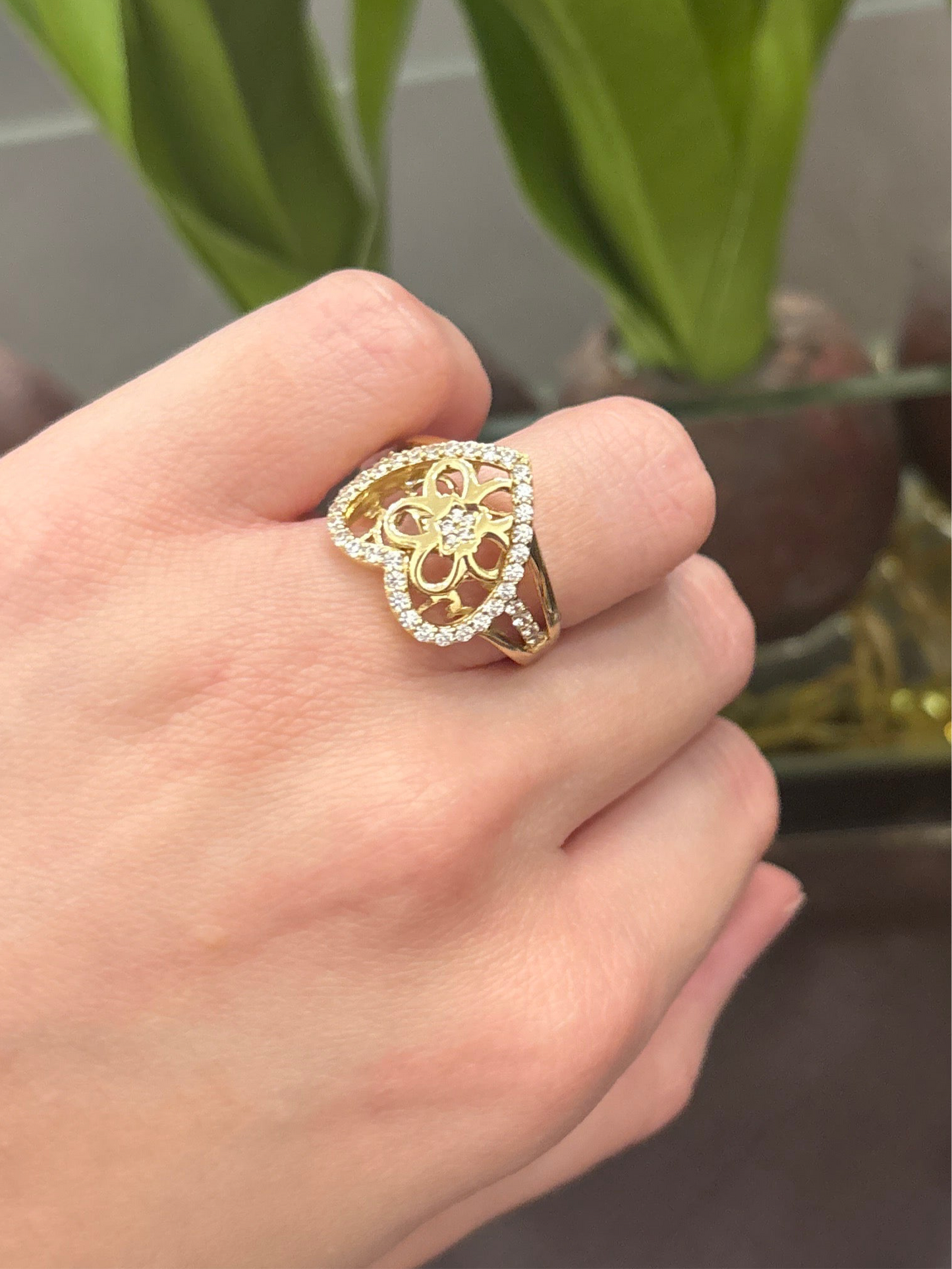 10 K Heart Ring