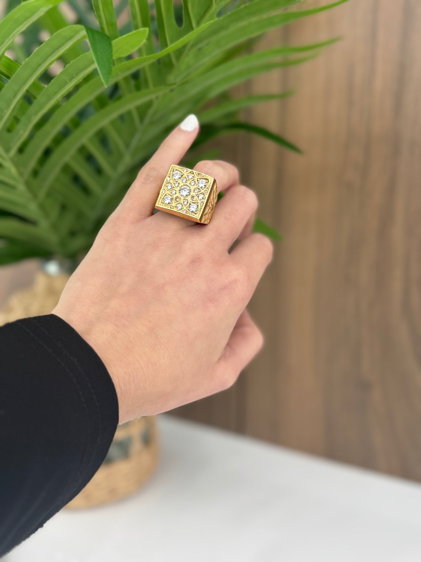10k Solid Rosetta Ring