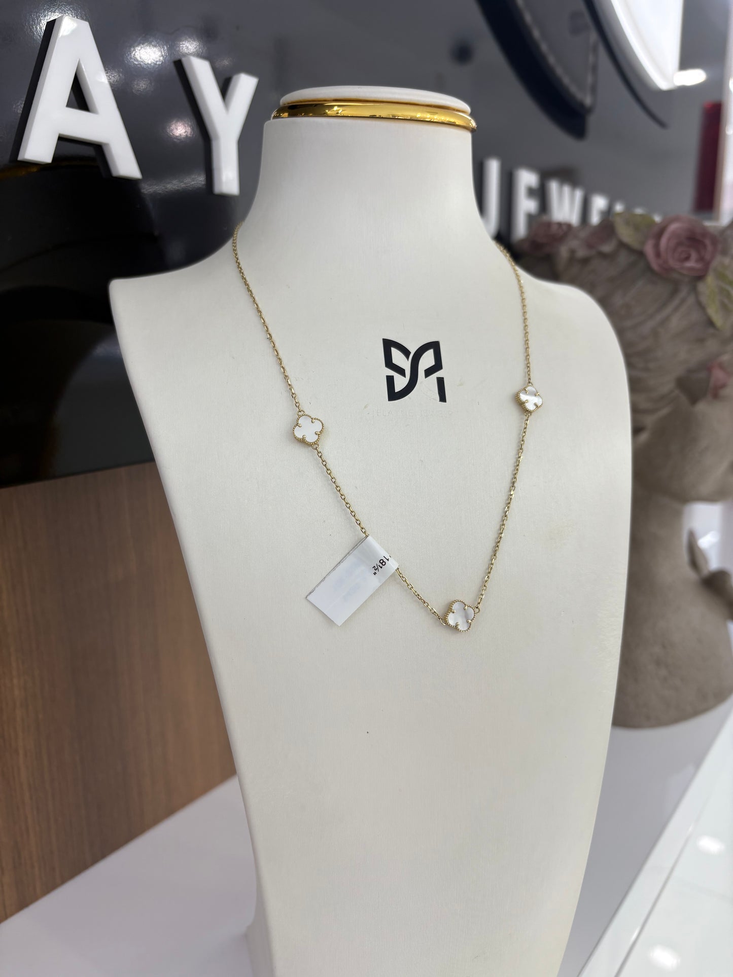 10Karat 3 white Flower Chain