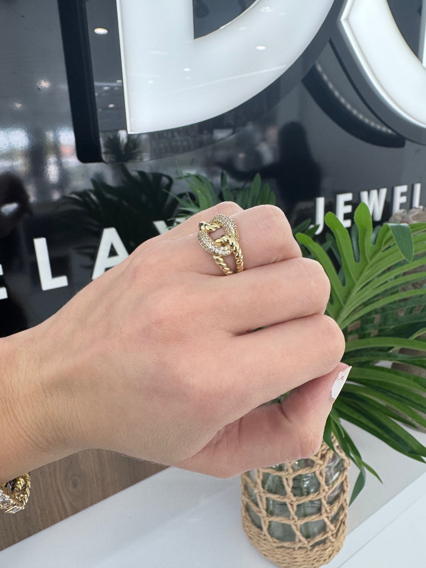 10K Esencie Ring