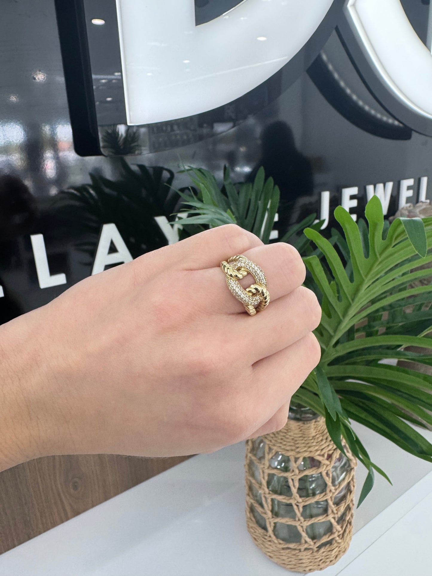 10K Esencie Ring