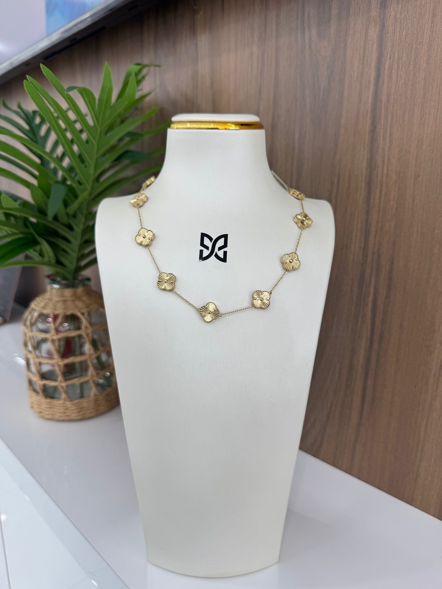 14K Black and Golden Flower Necklace