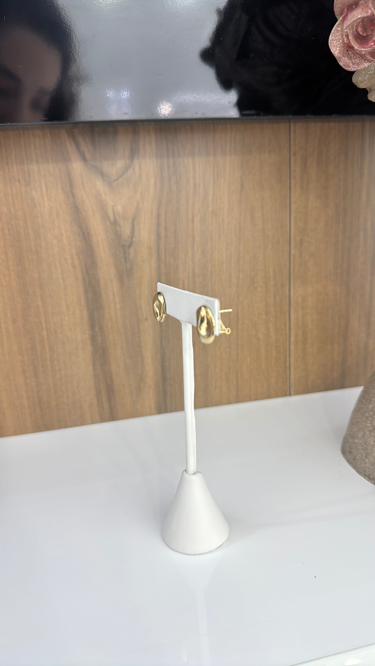 10K Omega Earring