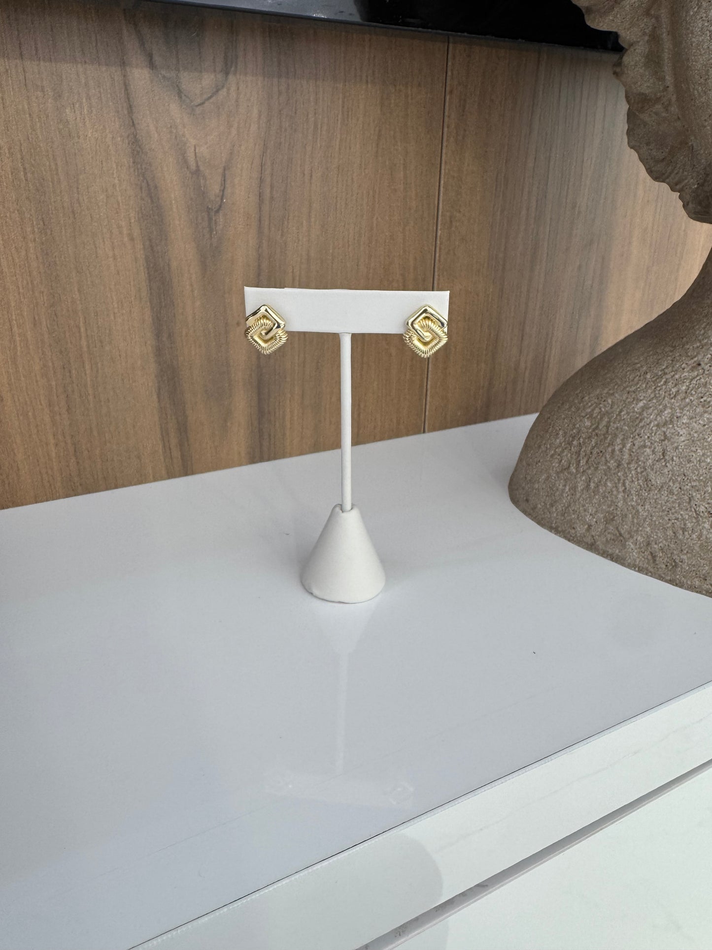 10K Omega Earring