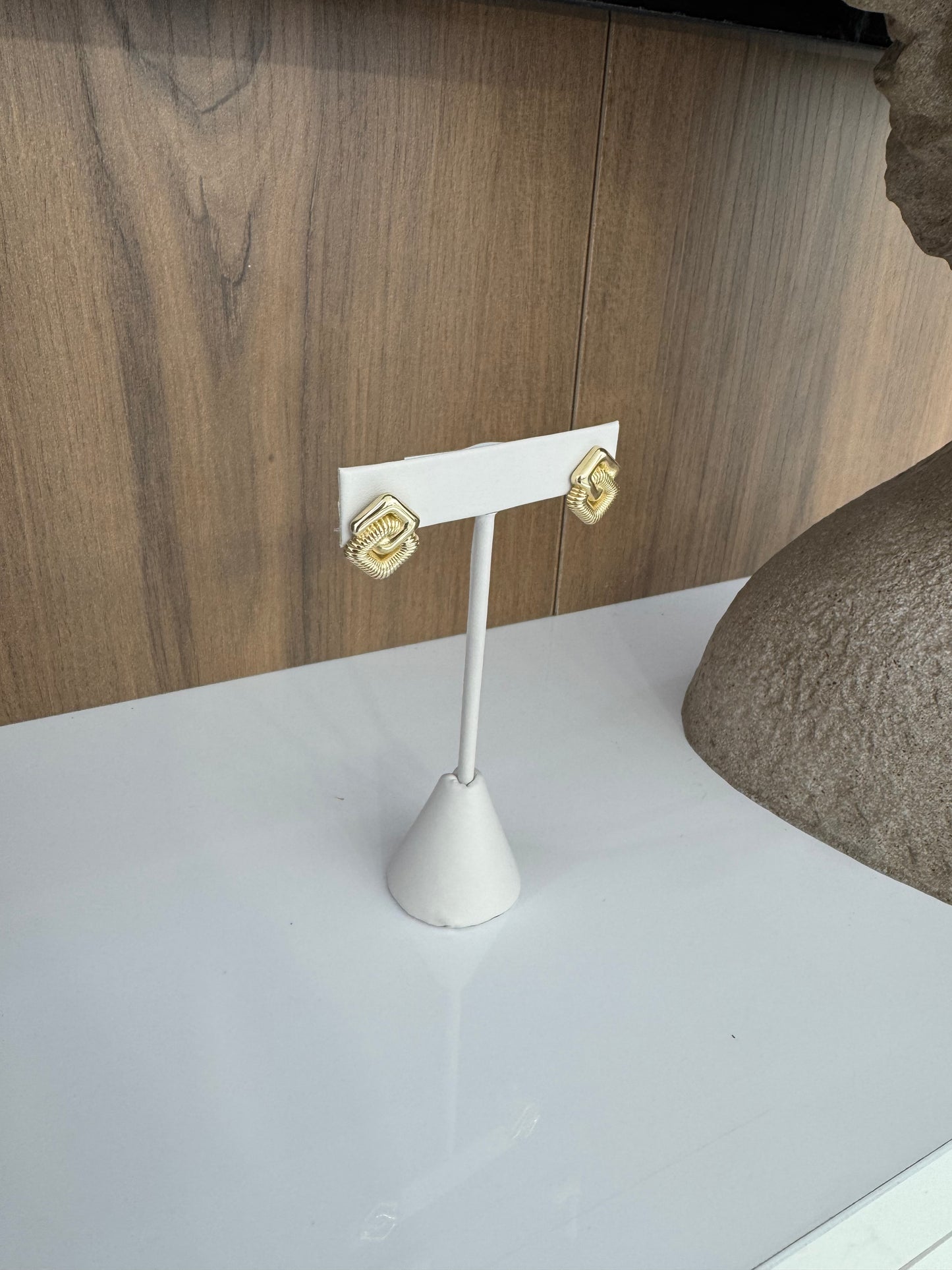 10K Omega Earring