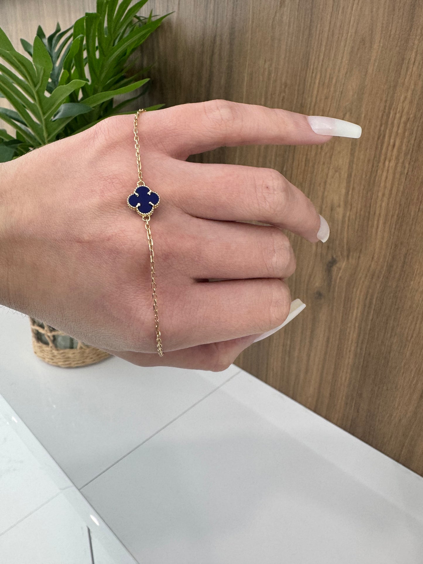 10K One Flower Bracelet