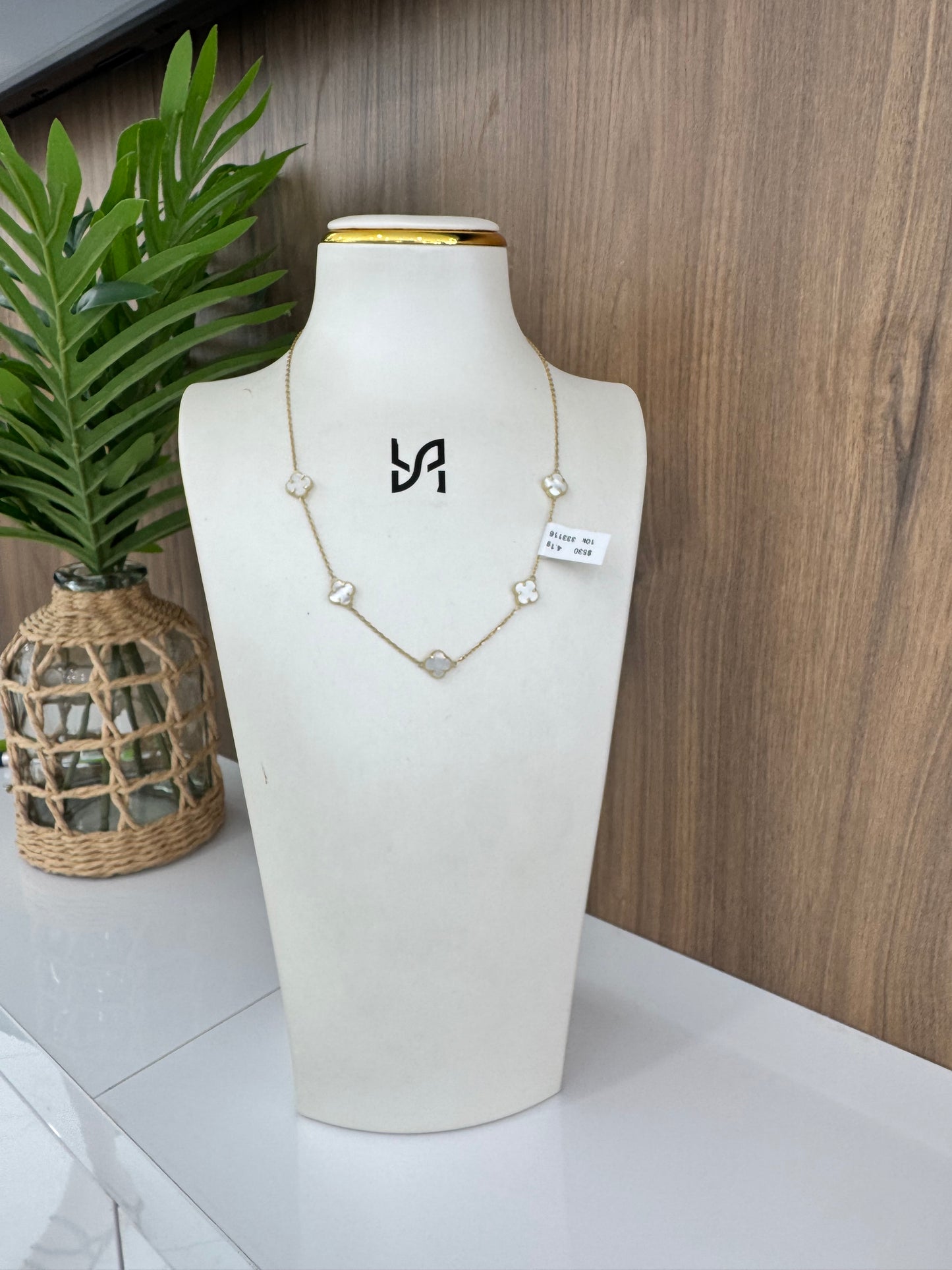 10karat 5 white flower necklace