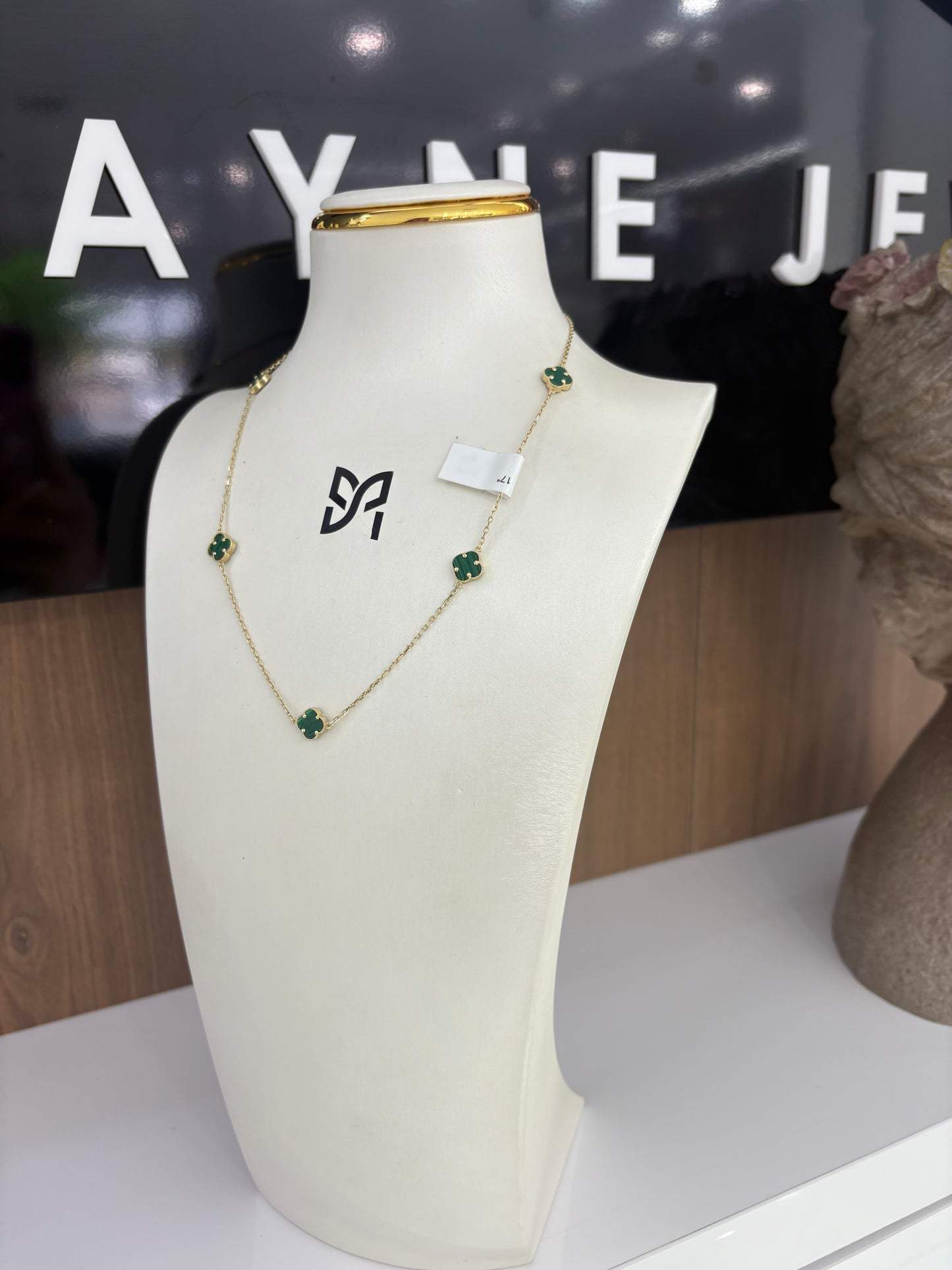 10karat 5 green Flower Chain