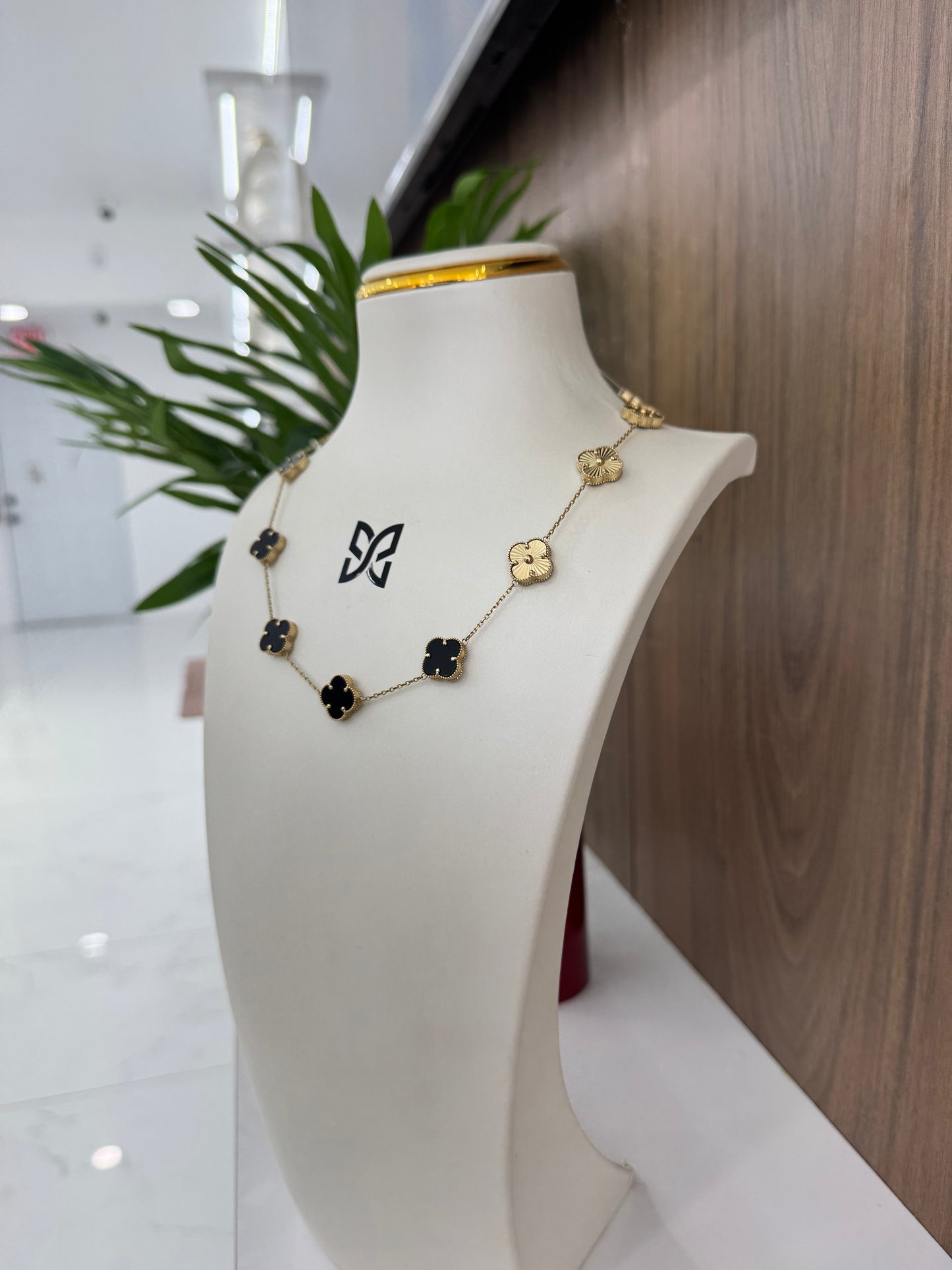 14K Black and Golden Flower Necklace