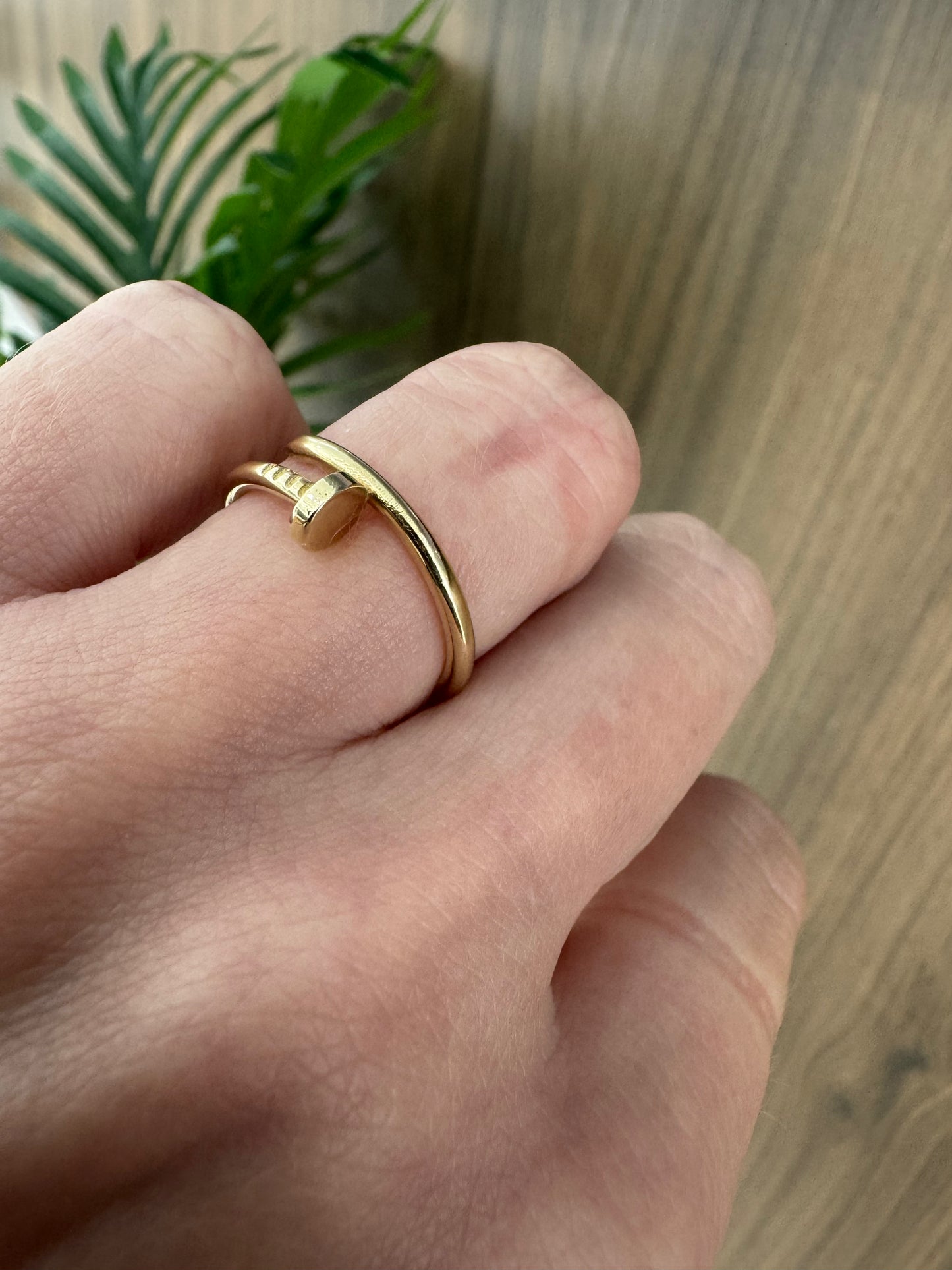 10k Clavito Ring